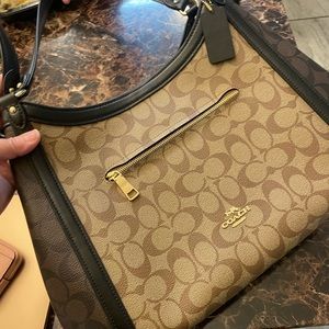 Coach- Kristy Shoulder Bag NEW (NEVER USED)